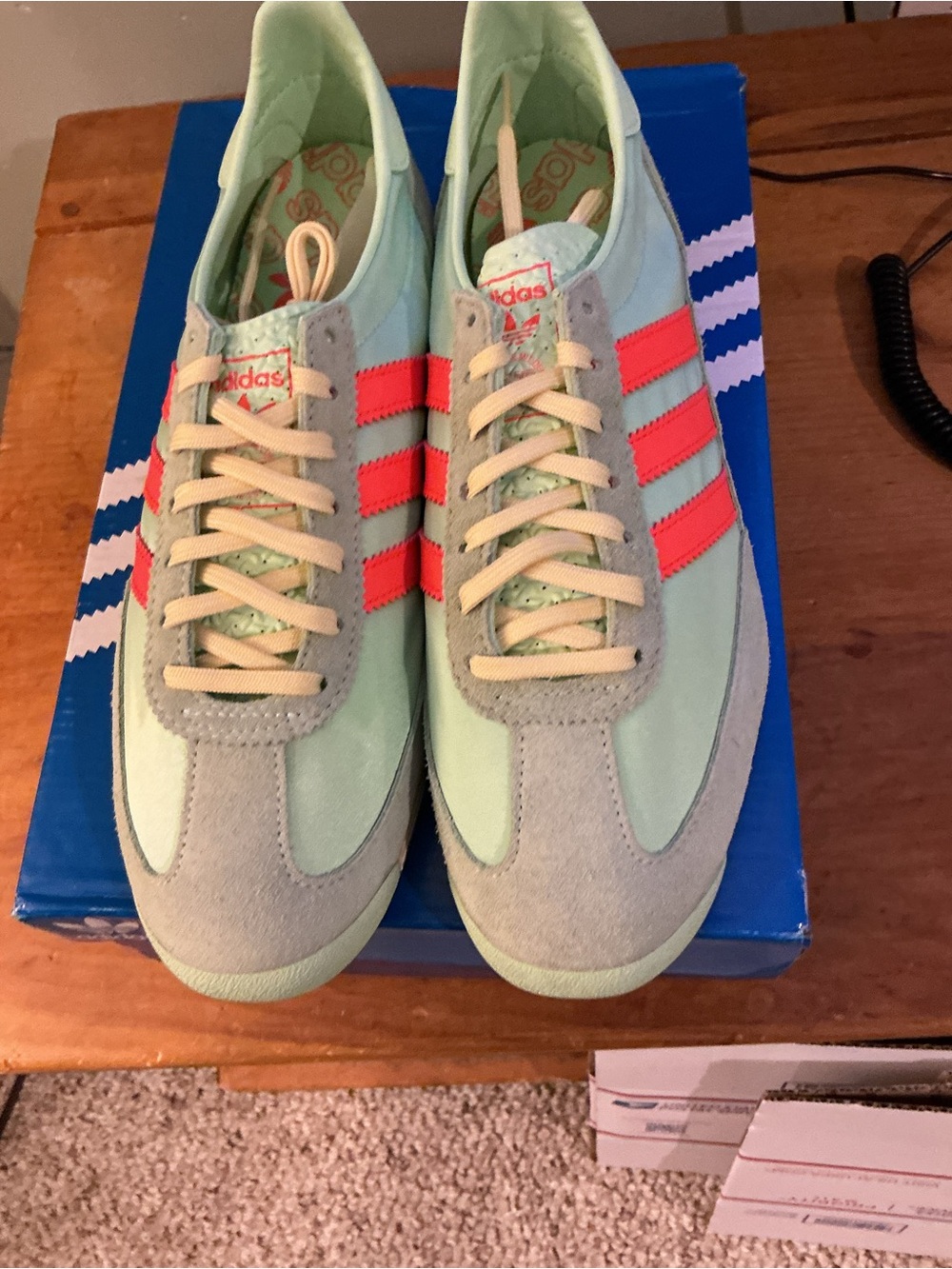 adidas Men's Mint Green Sneakers with Coral Stripes SL 72 OD Women’s 9 brand new